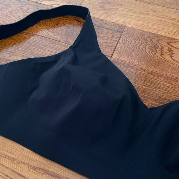 Lululemon Like Nothing Bra in Black 32E - Picture 8 of 11